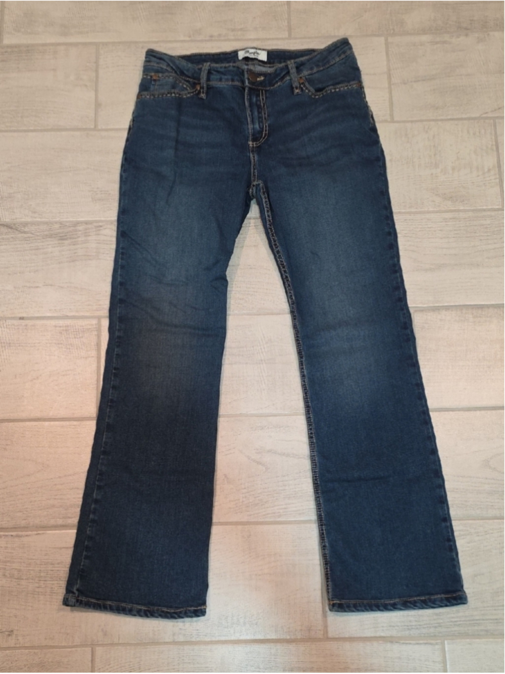 Wrangler Retro Mid Rise Boot Junior's Size 11x32 Medium Wash Stretch